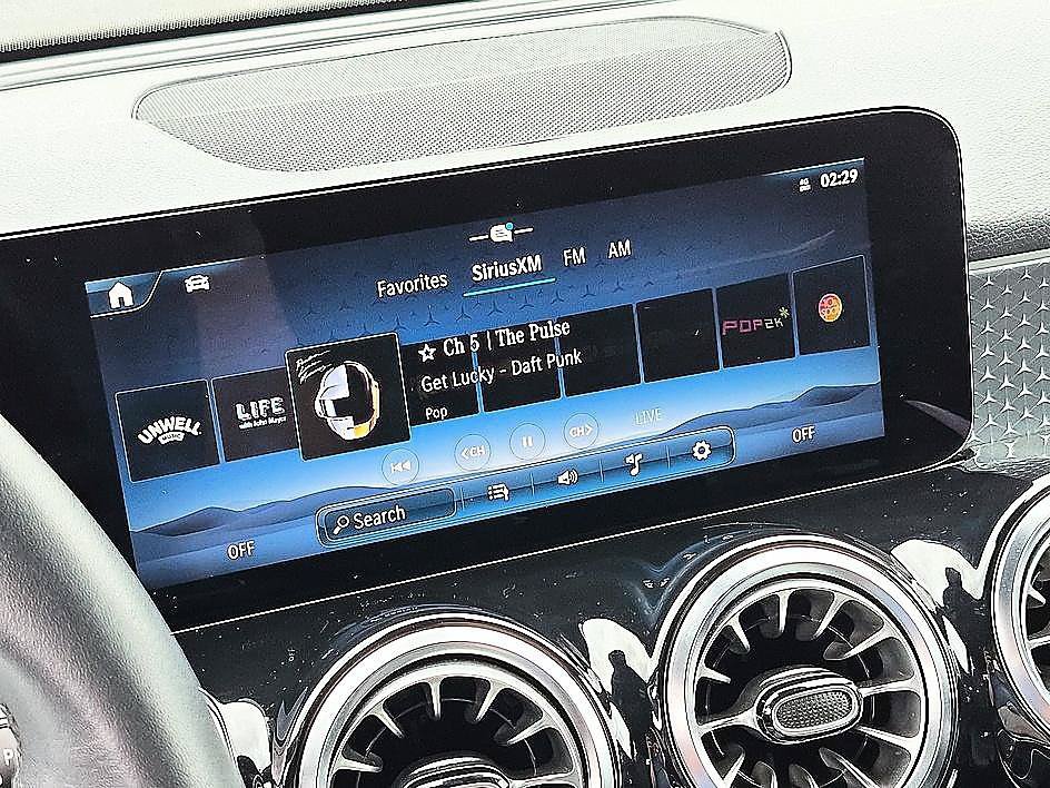 Used 2024 Mercedes-Benz GLB 250 4MATIC image 22