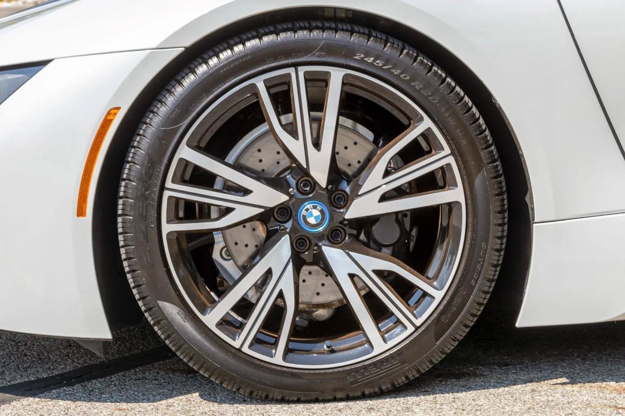 Used 2014 BMW i8 AWD/4WD image 12
