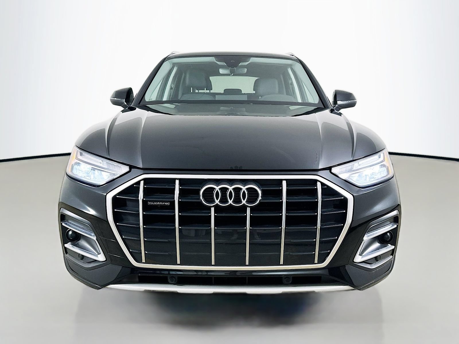 Used 2023 Audi Q5 2.0T Premium w/ Convenience Package AWD/4WD image 2