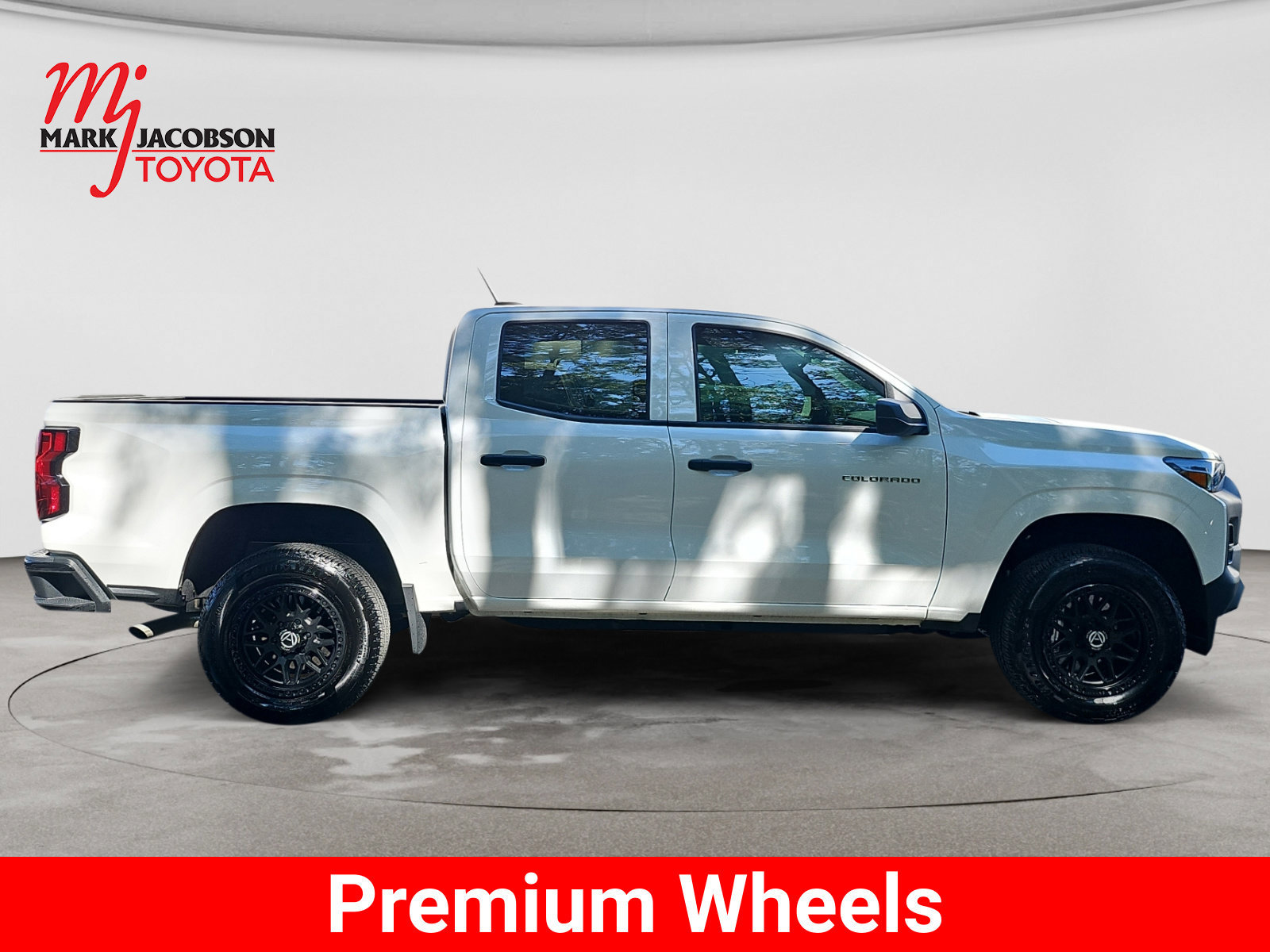 Used 2025 Chevrolet Colorado W/T w/ WT Convenience Package II RWD image 7
