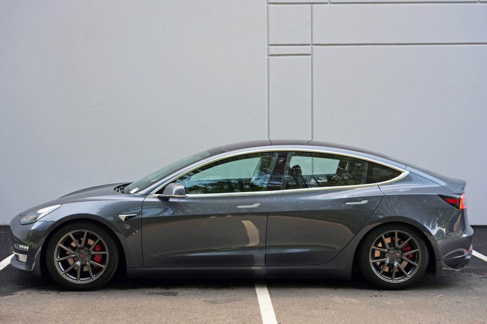 Used 2018 Tesla Model 3 Long Range RWD image 49