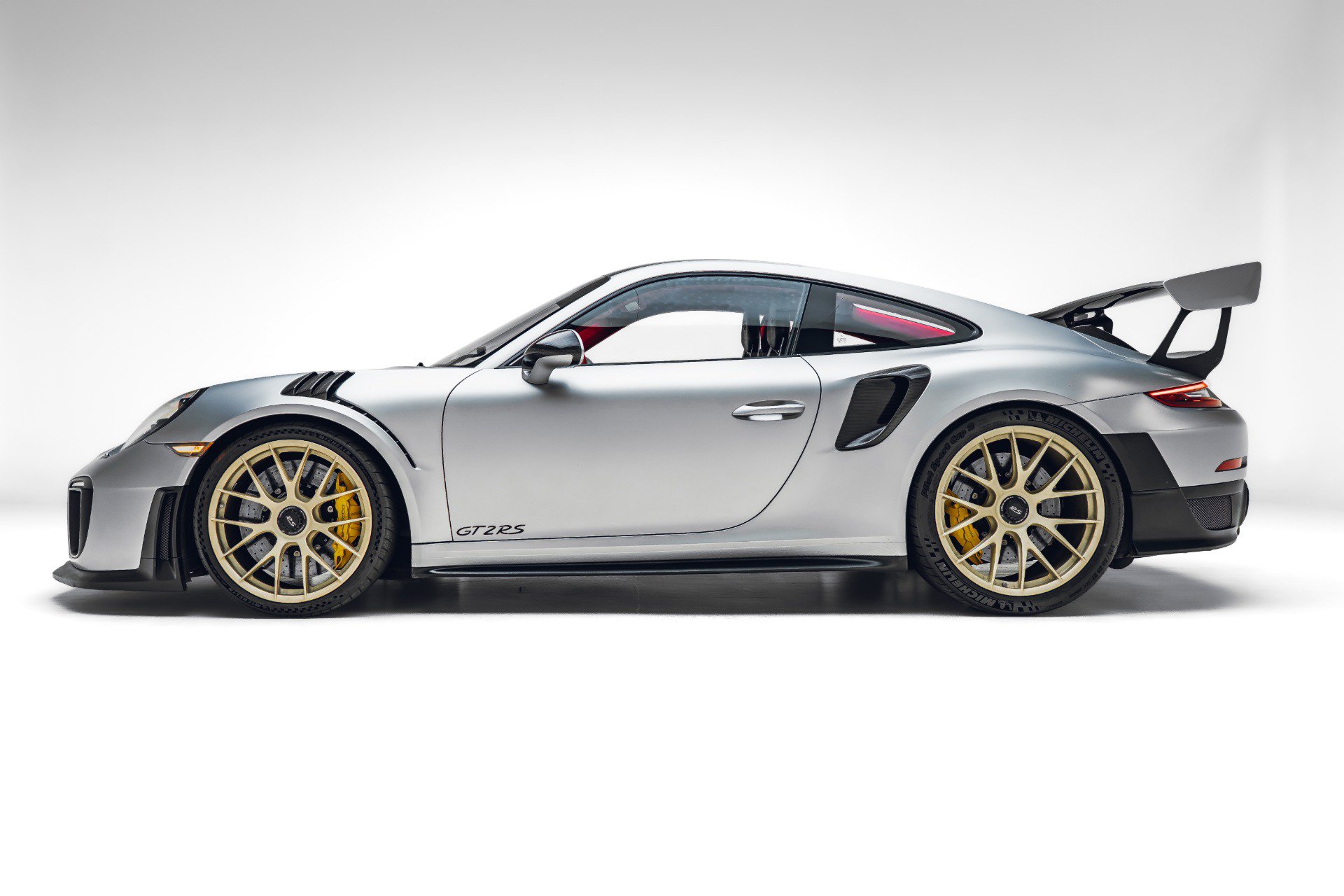 Used 2018 Porsche 911 GT2 RS RWD image 4