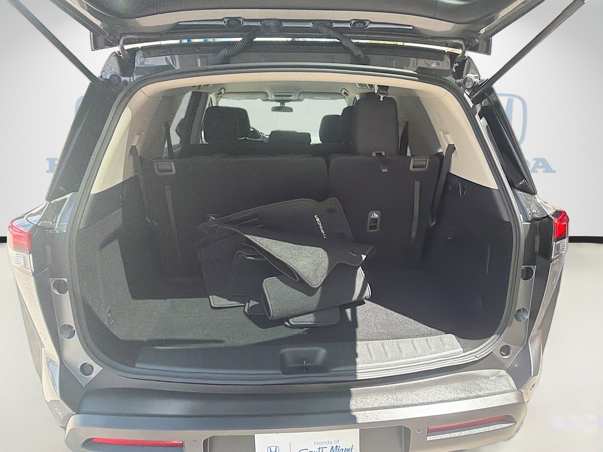 Used 2024 Nissan Pathfinder S FWD image 27