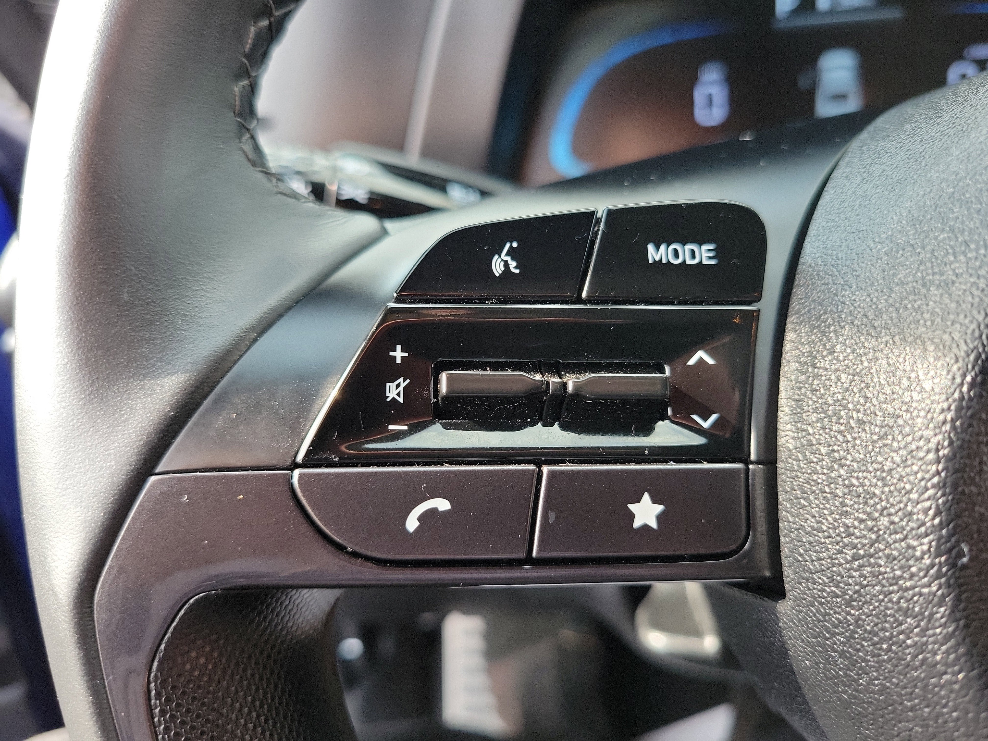 Certified 2025 Hyundai Elantra Sport image 7