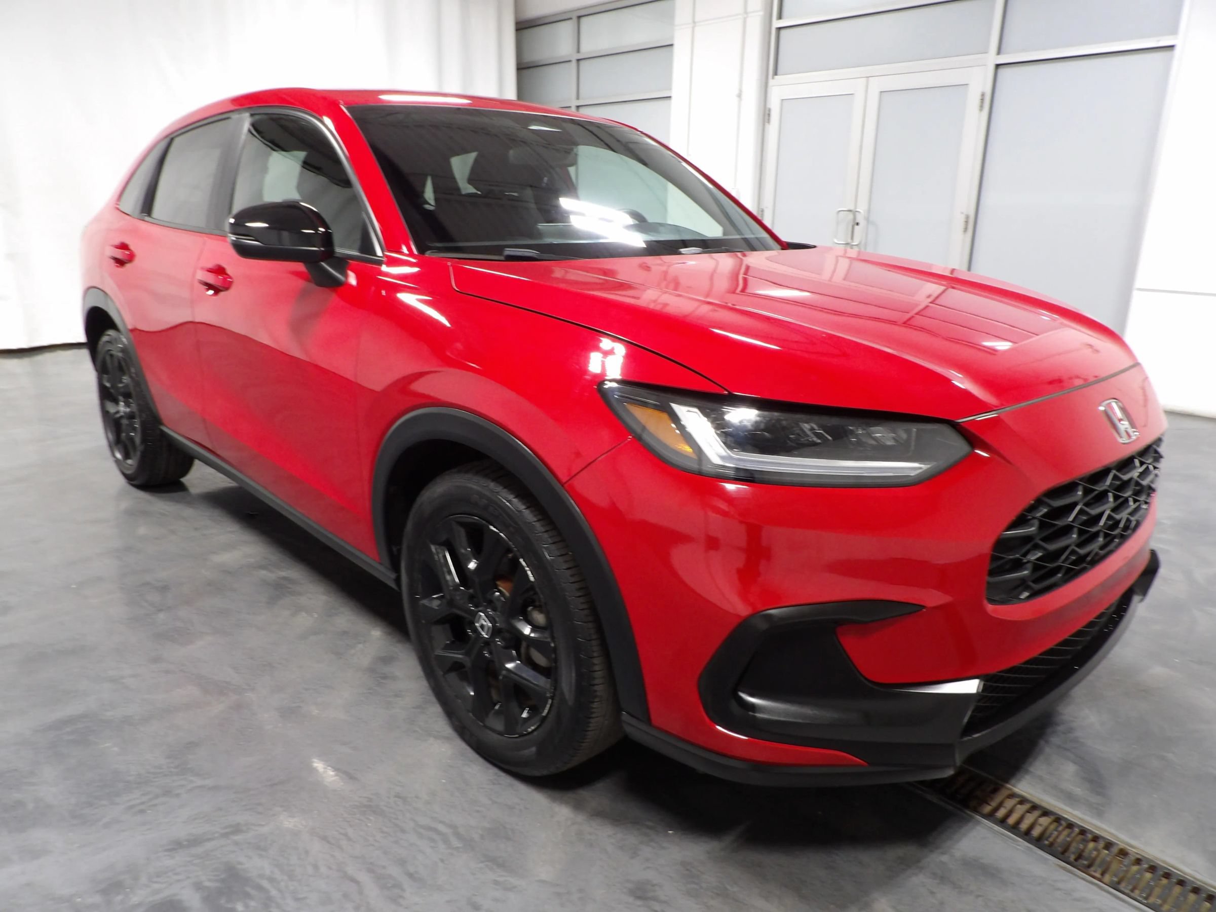 Used 2023 Honda HR-V Sport image 2