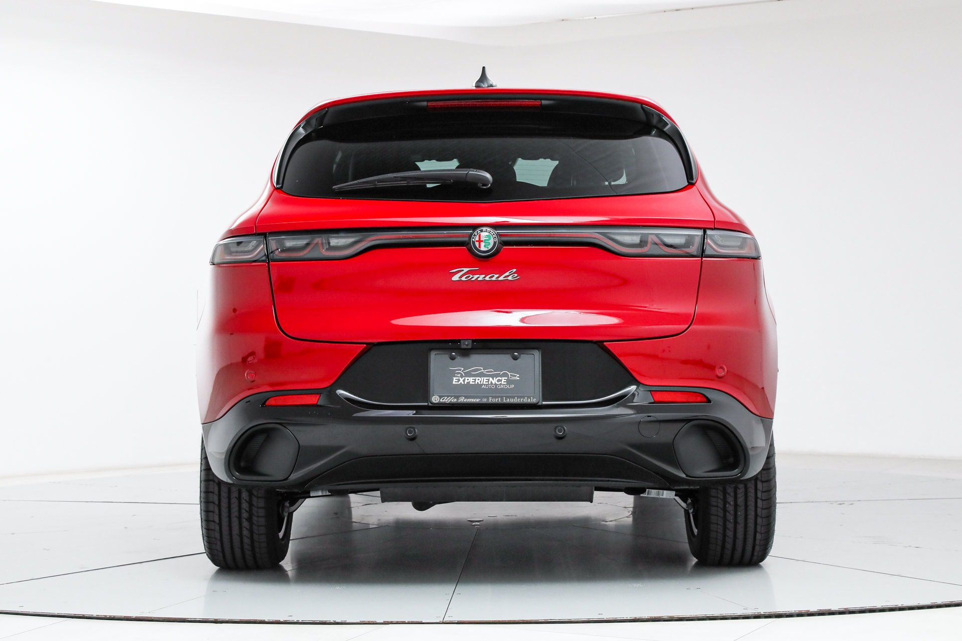 New 2025 Alfa Romeo Tonale w/ Premium Package AWD/4WD image 4