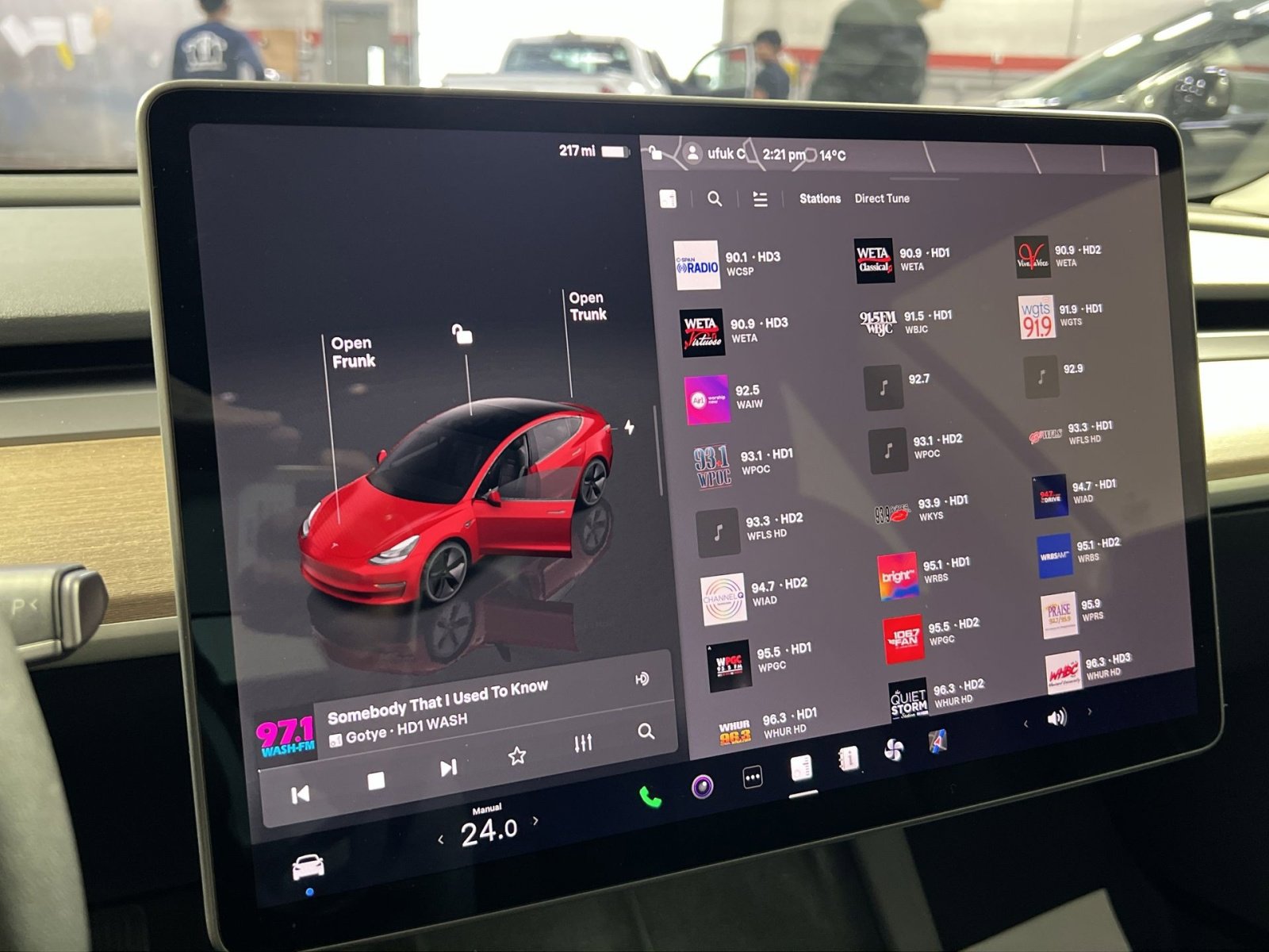 Used 2023 Tesla Model 3 Standard Range image 18