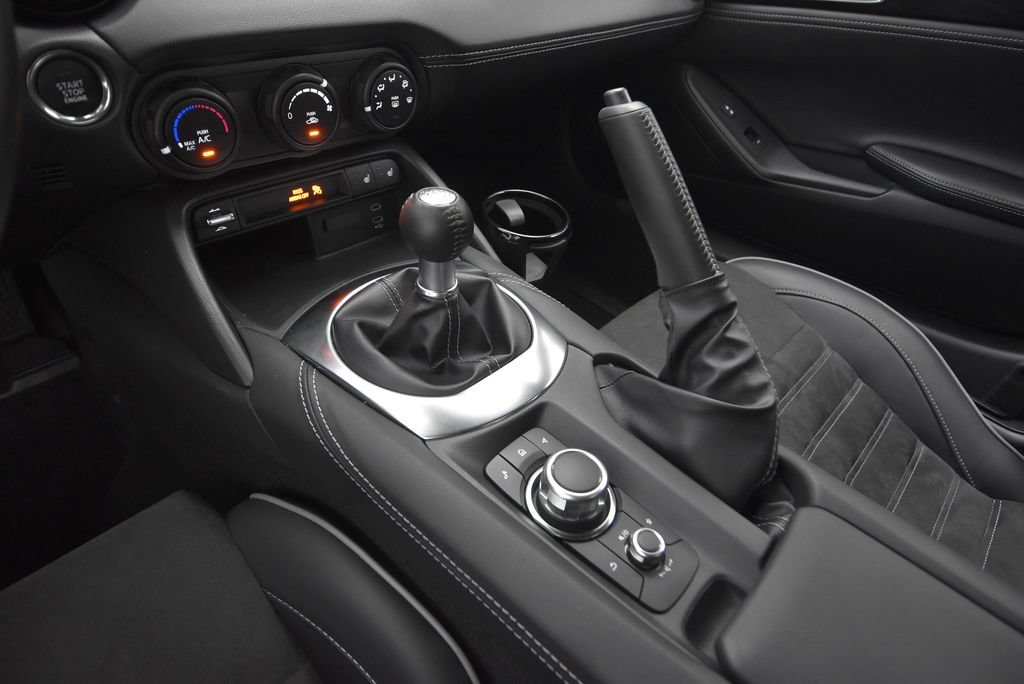 Used 2025 MAZDA MX-5 Miata RF Club RWD image 35