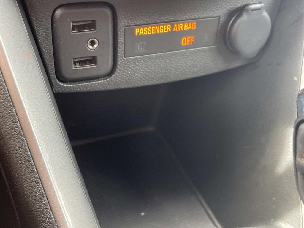 Used 2021 Chevrolet Trax LT w/ LT Convenience Package image 20