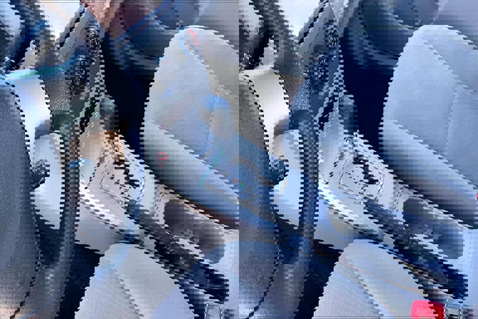 Used 2013 Toyota Corolla LE image 16