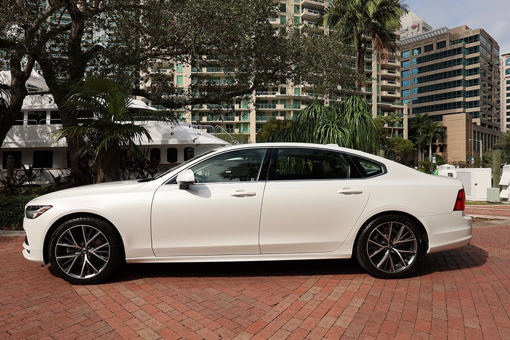 Used 2019 Volvo S90 T5 Momentum image 3