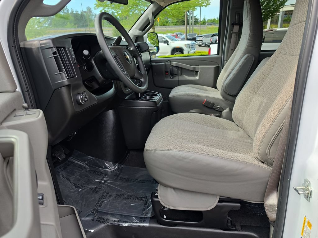 Certified 2025 Chevrolet Express 3500 LT w/ LT Preferred Equipment Group RWD image 20