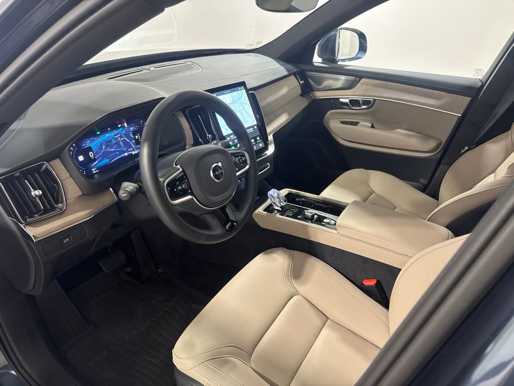 Used 2026 Volvo XC90 B6 Plus w/ Protection Package AWD/4WD image 18