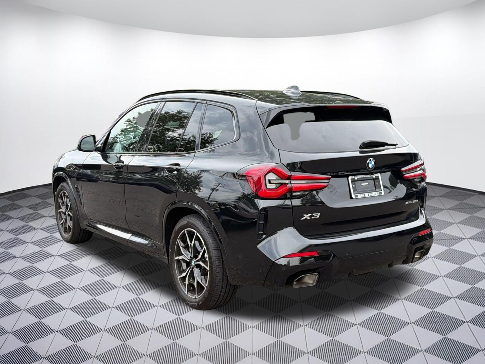Certified 2023 BMW X3 xDrive30i w/ M Sport Package AWD/4WD image 3
