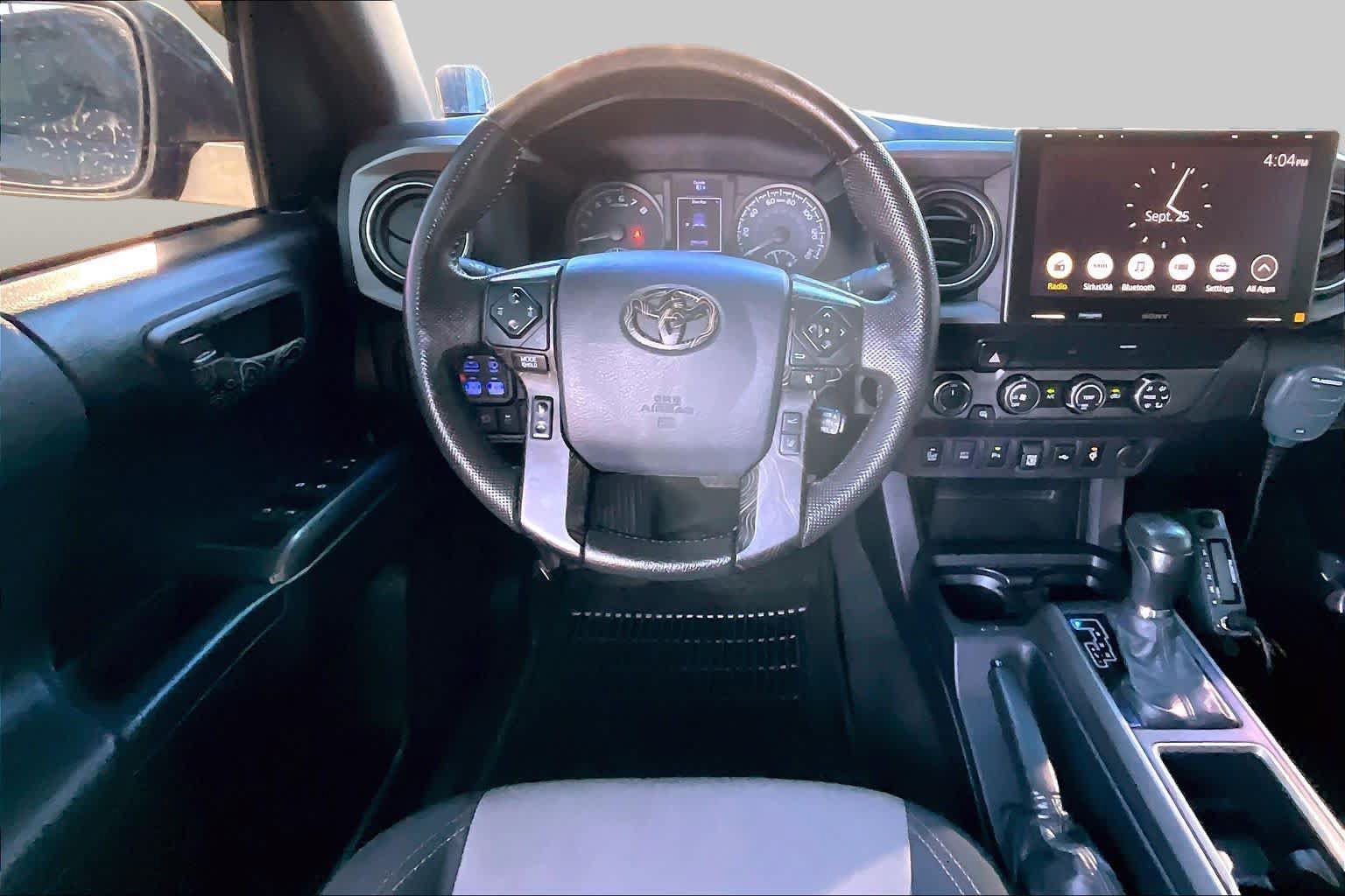 Used 2020 Toyota Tacoma TRD Off-Road w/ Technology Package AWD/4WD image 5