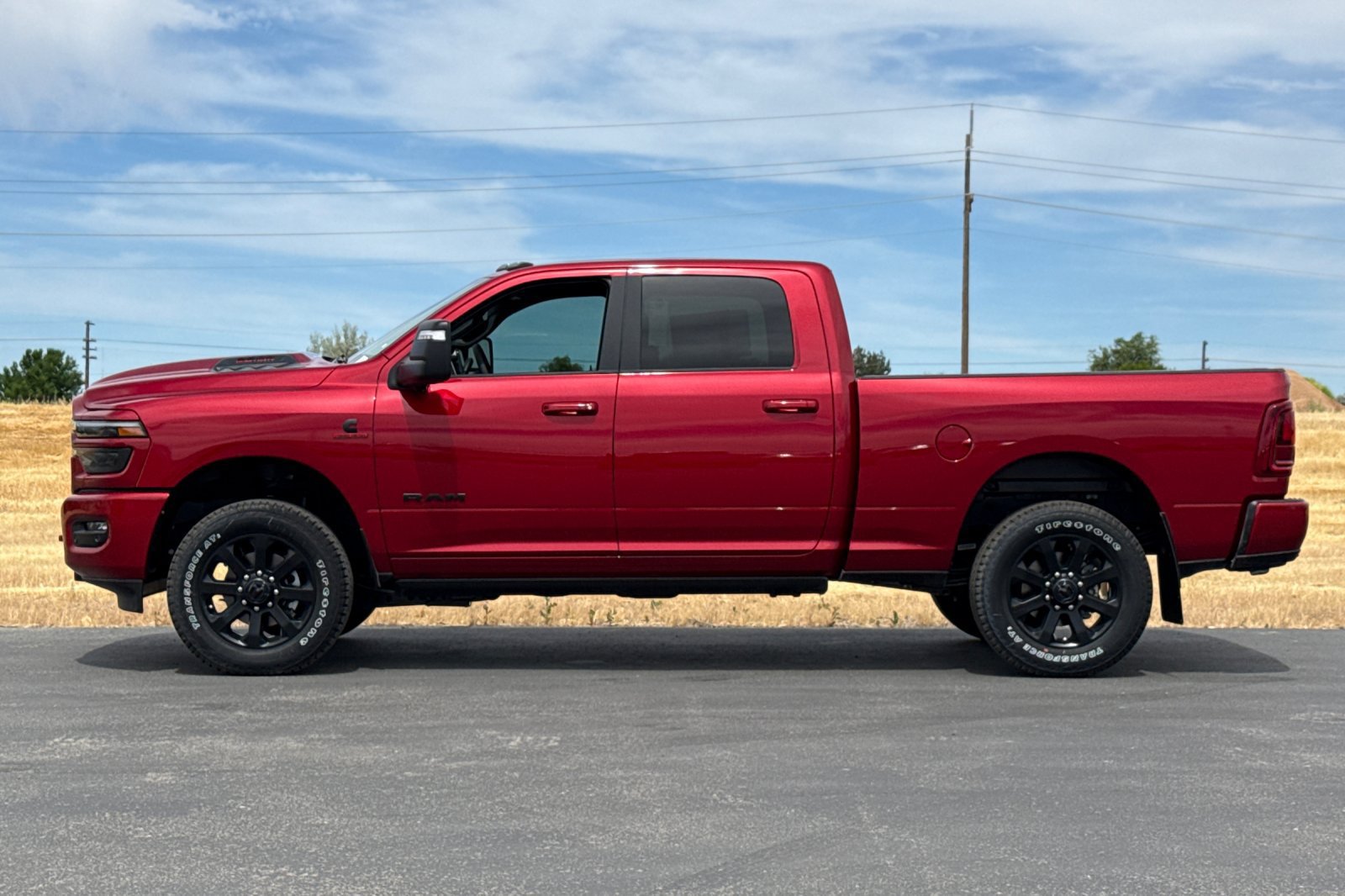 New 2026 RAM 3500 Laramie AWD/4WD image 9