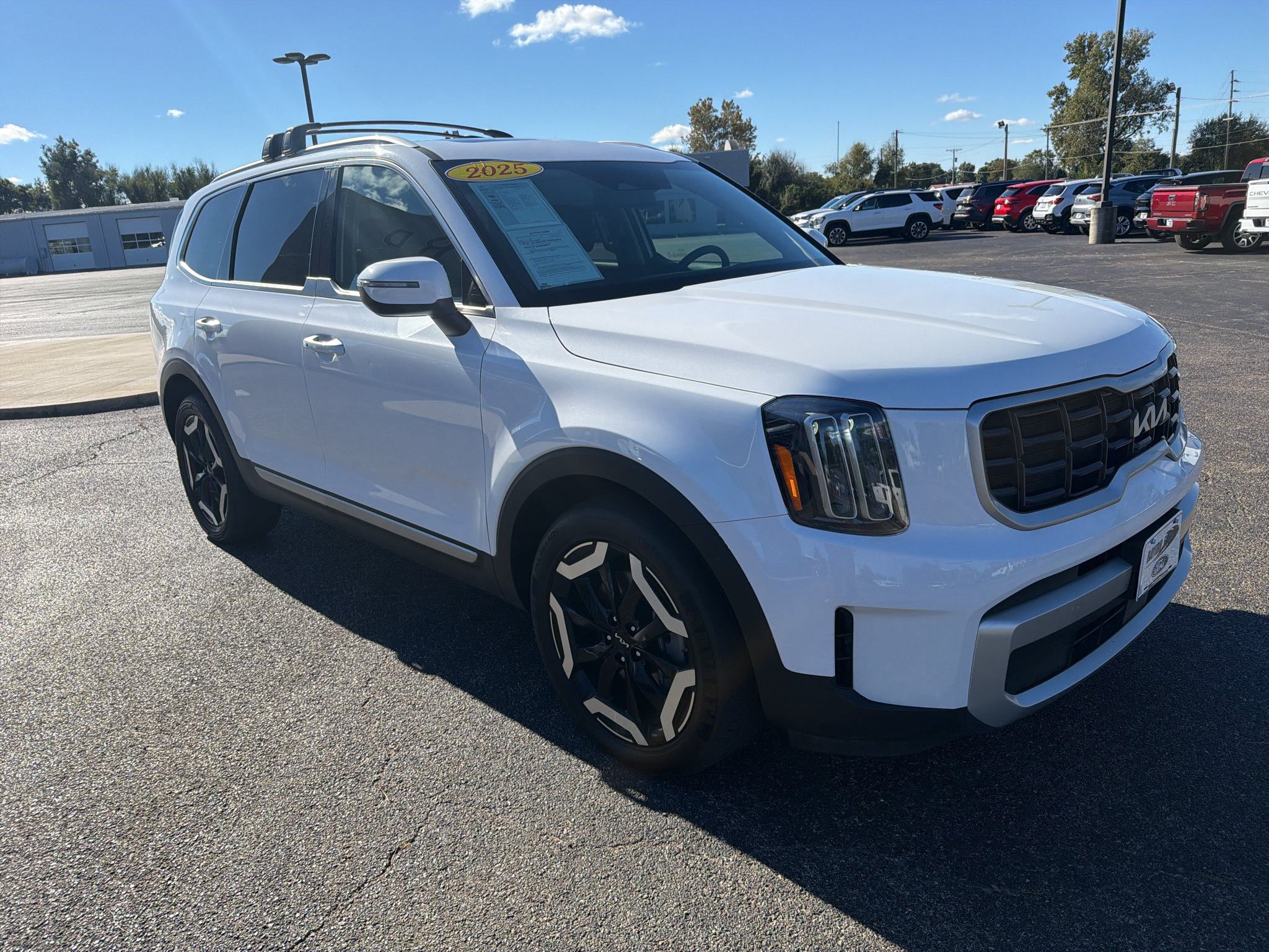 Used 2025 Kia Telluride S AWD/4WD image 4