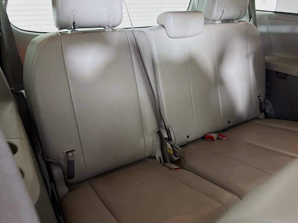 Used 2013 Toyota Sienna XLE FWD image 35