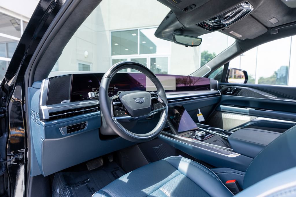 Used 2025 Cadillac Escalade IQ Luxury 2 w/ LPO, Premium Carpet Package AWD/4WD image 32