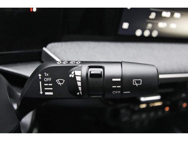 Used 2026 Nissan Kicks SV w/ SV Premium Package FWD image 18