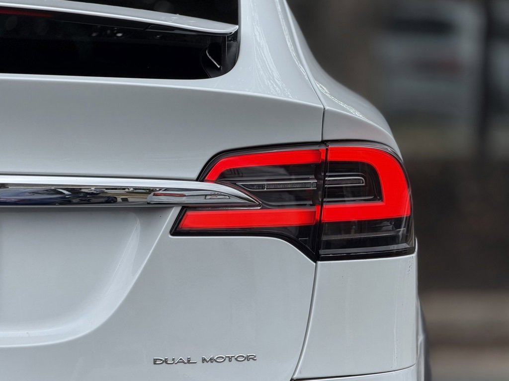 Used 2020 Tesla Model X Long Range image 16