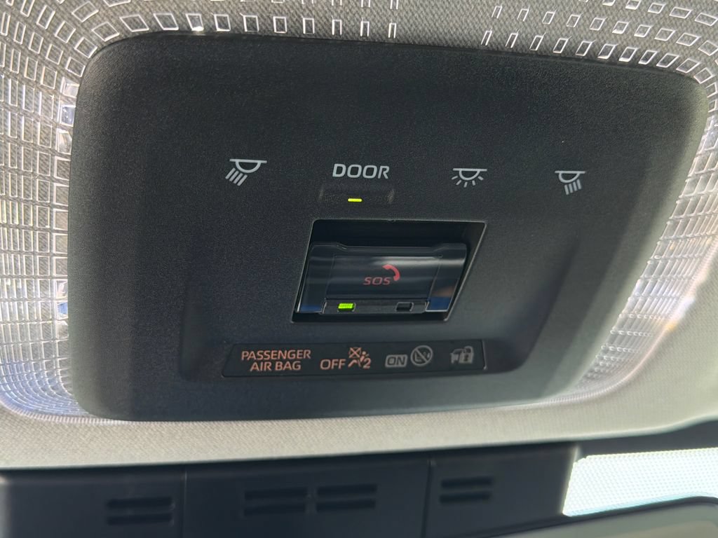 Used 2024 Toyota Prius XLE AWD/4WD image 30
