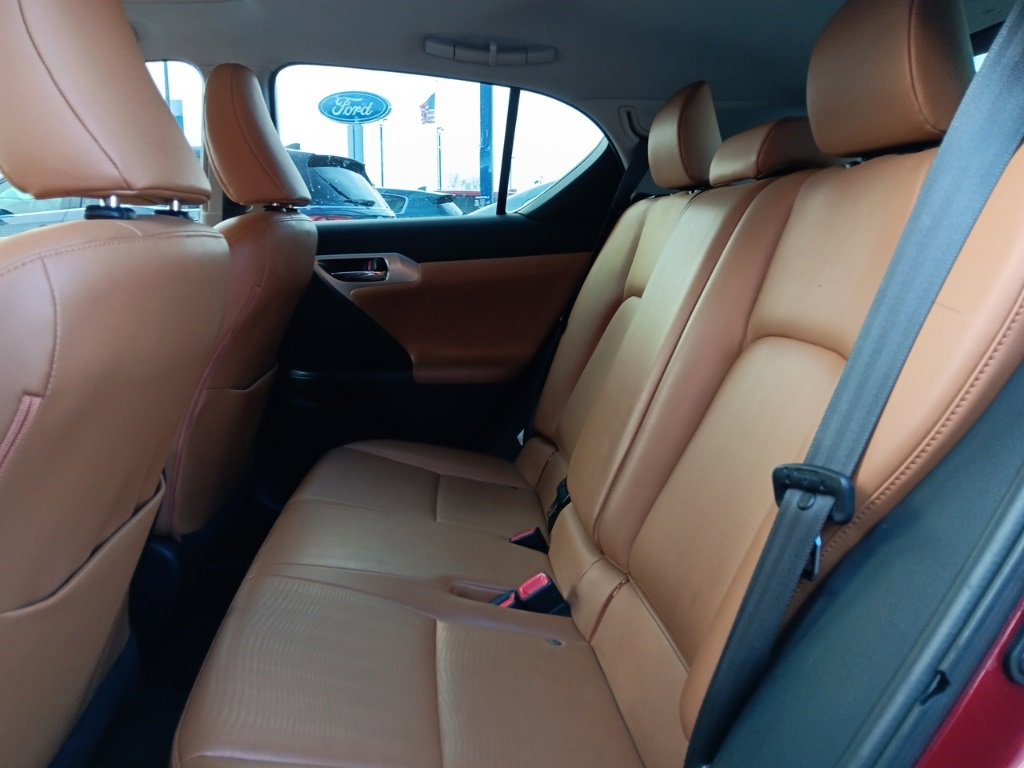 Used 2013 Lexus CT 200h w/ Seat Comfort Pkg image 7
