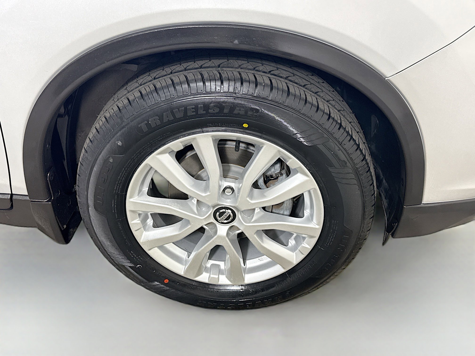 Used 2017 Nissan Rogue SV w/ SV Premium Package image 32