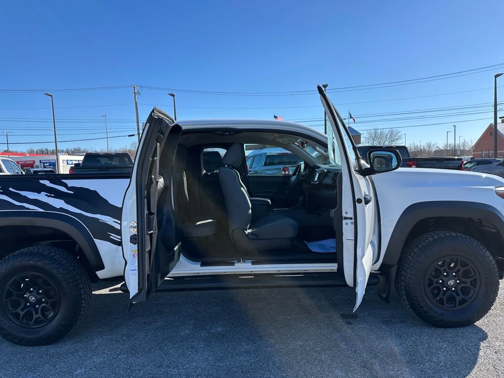 Used 2019 Toyota Tacoma SR w/ SX Package image 16