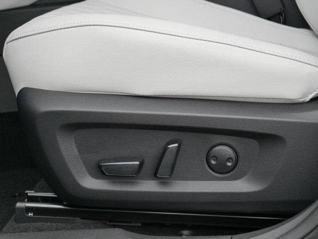 Used 2025 Mitsubishi Outlander AWD image 13