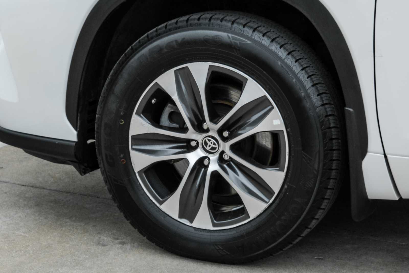 Used 2021 Toyota Highlander XLE image 57