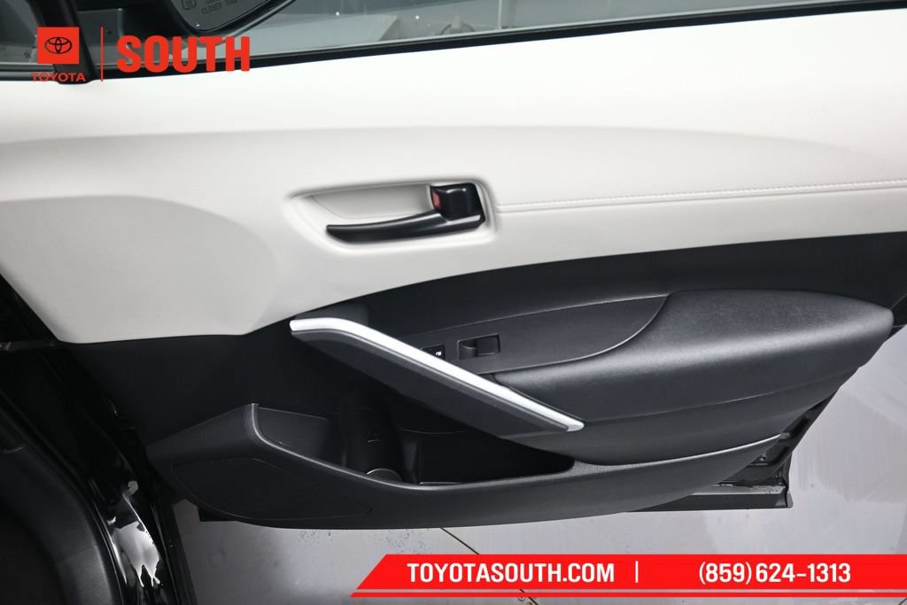 Used 2024 Toyota Corolla Cross L AWD/4WD image 30