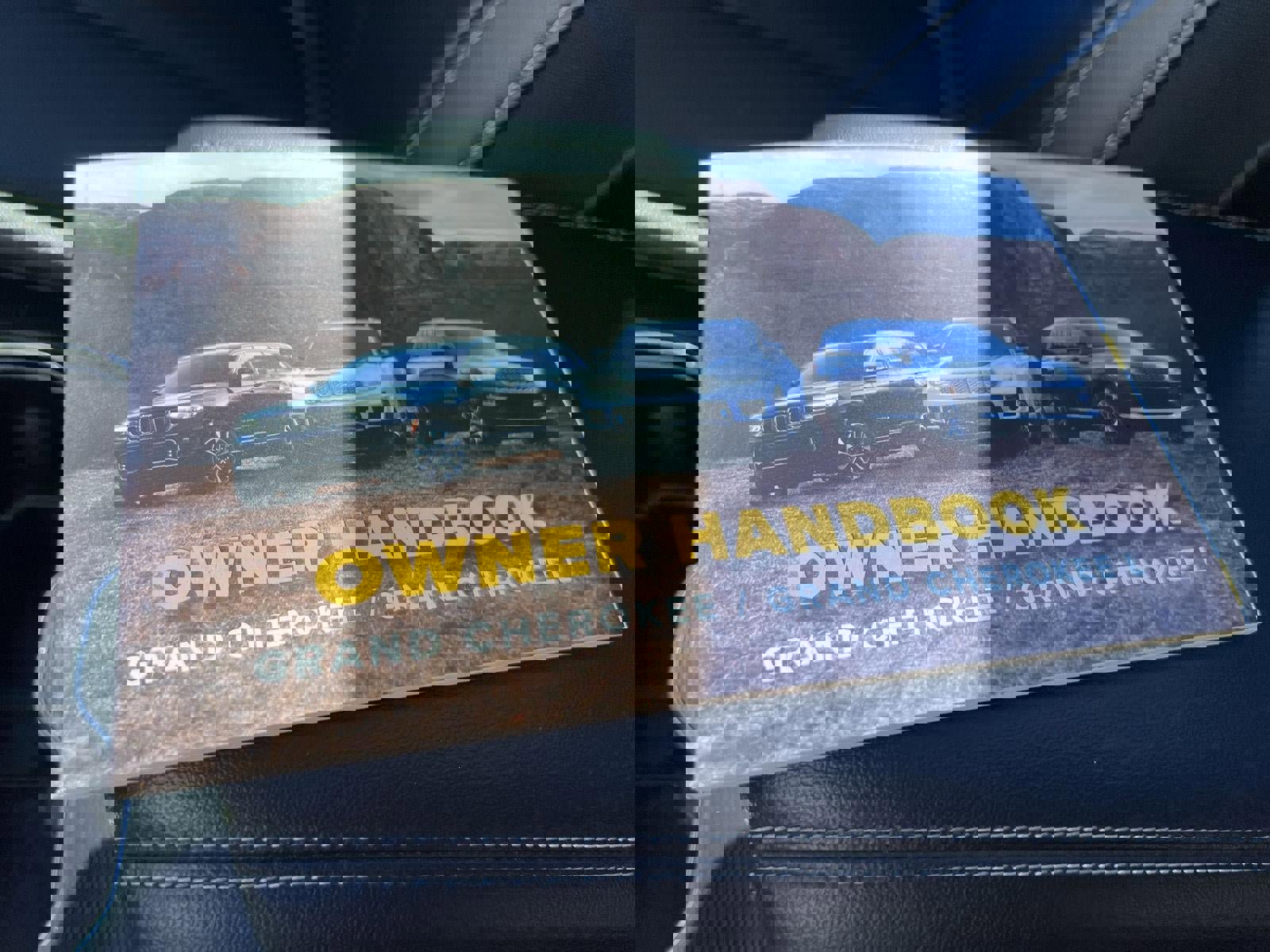 Used 2025 Jeep Grand Cherokee L Limited w/ Luxury Tech Group II image 31