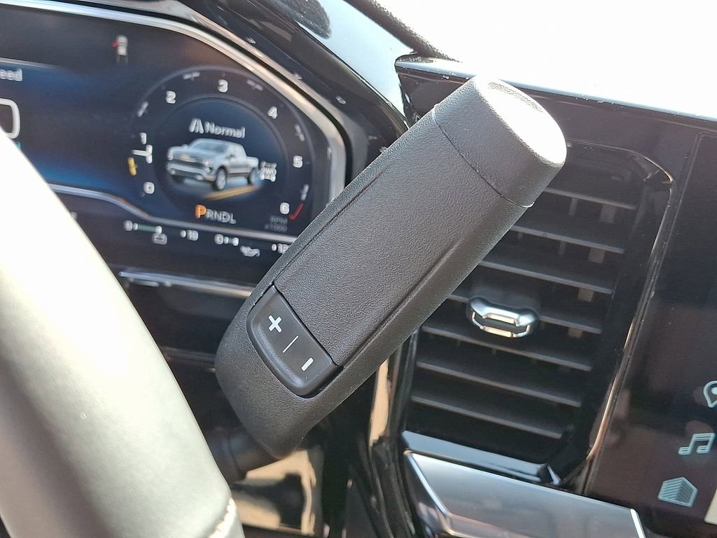 Used 2025 Chevrolet Silverado 1500 LT image 14