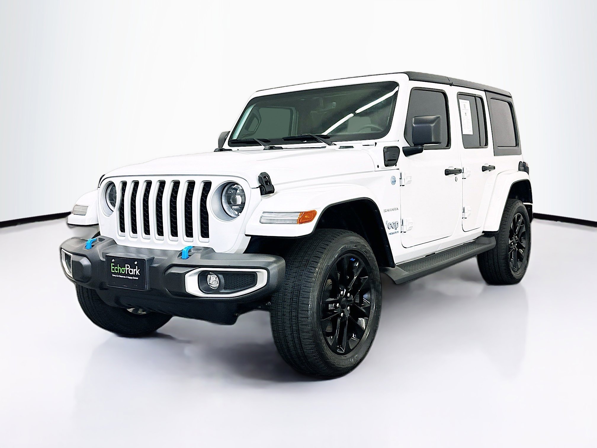Used 2023 Jeep Wrangler Unlimited Sahara AWD/4WD image 3