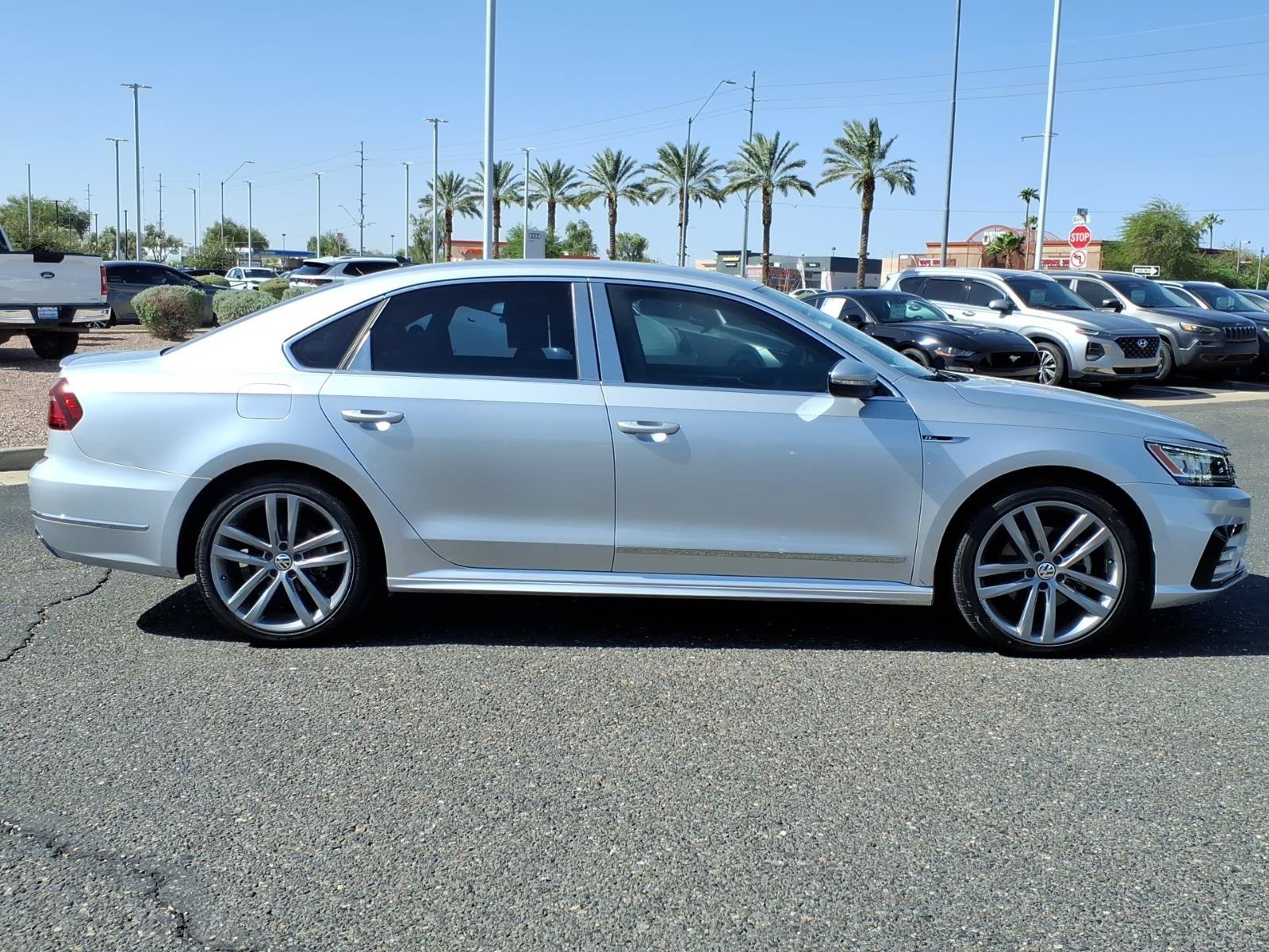 Used 2017 Volkswagen Passat 1.8T R-Line FWD image 7