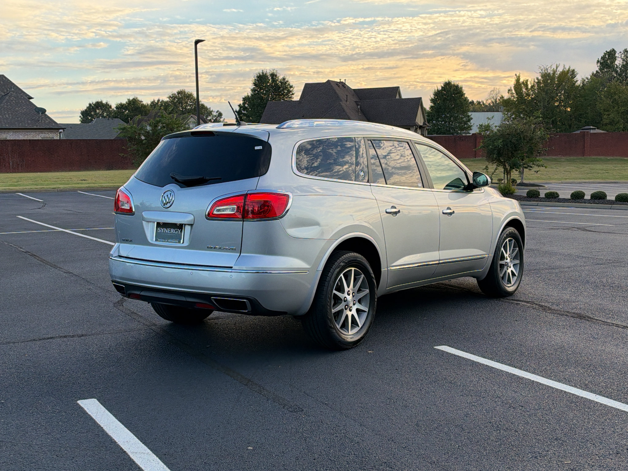 Used 2015 Buick Enclave Leather FWD image 6