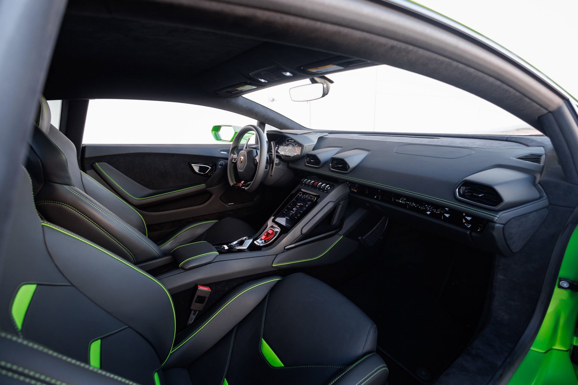 Used 2023 Lamborghini Huracan Tecnica image 33