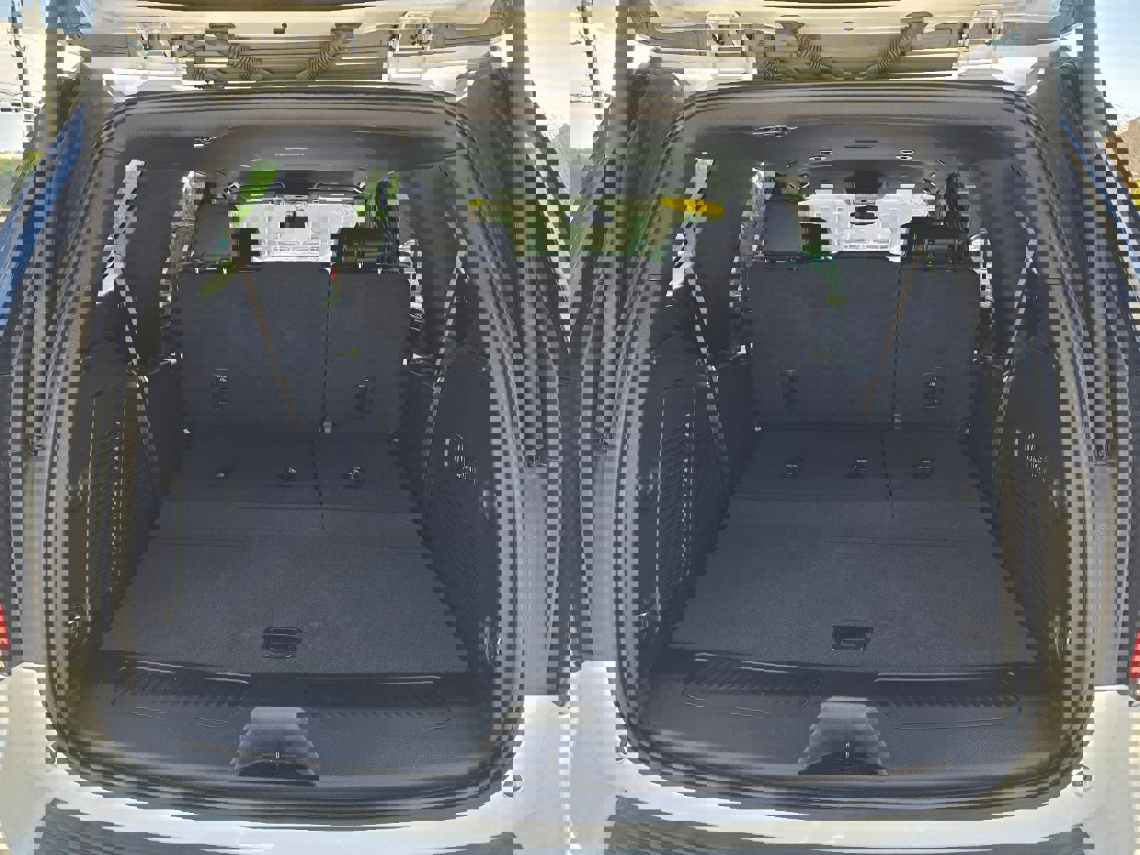 Used 2022 Chevrolet Tahoe LT w/ Luxury Package image 25