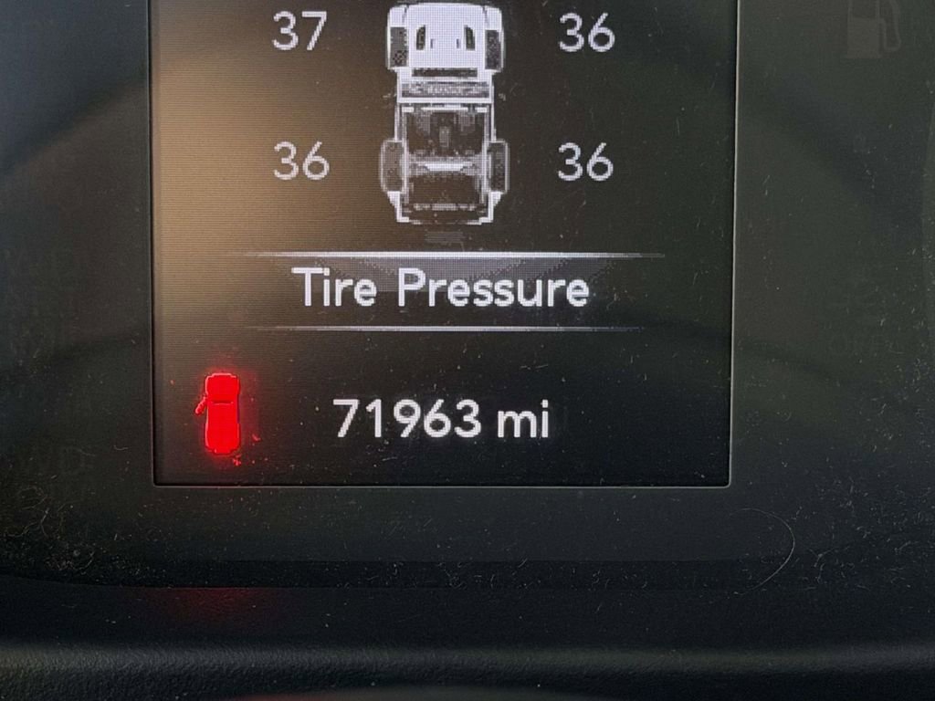 Used 2019 Jeep Wrangler Unlimited Sport S image 27