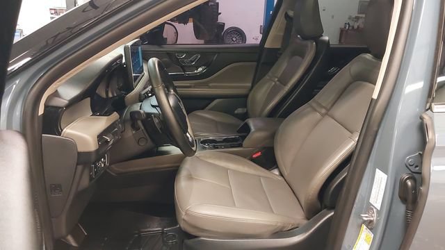 Used 2025 Lincoln Corsair AWD w/ Equipment Group 101A image 27