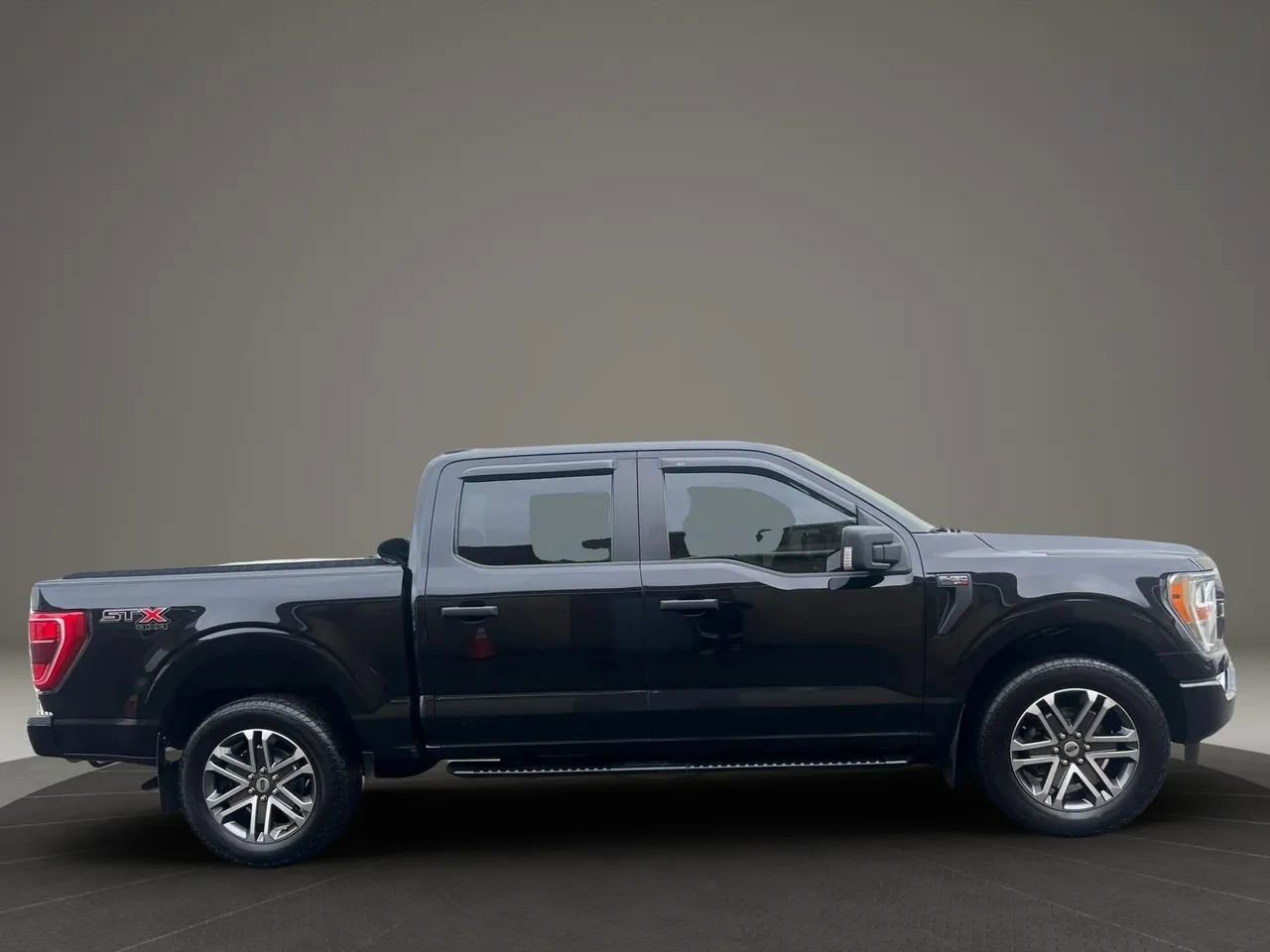 Used 2021 Ford F150 XL w/ STX Appearance Package image 4