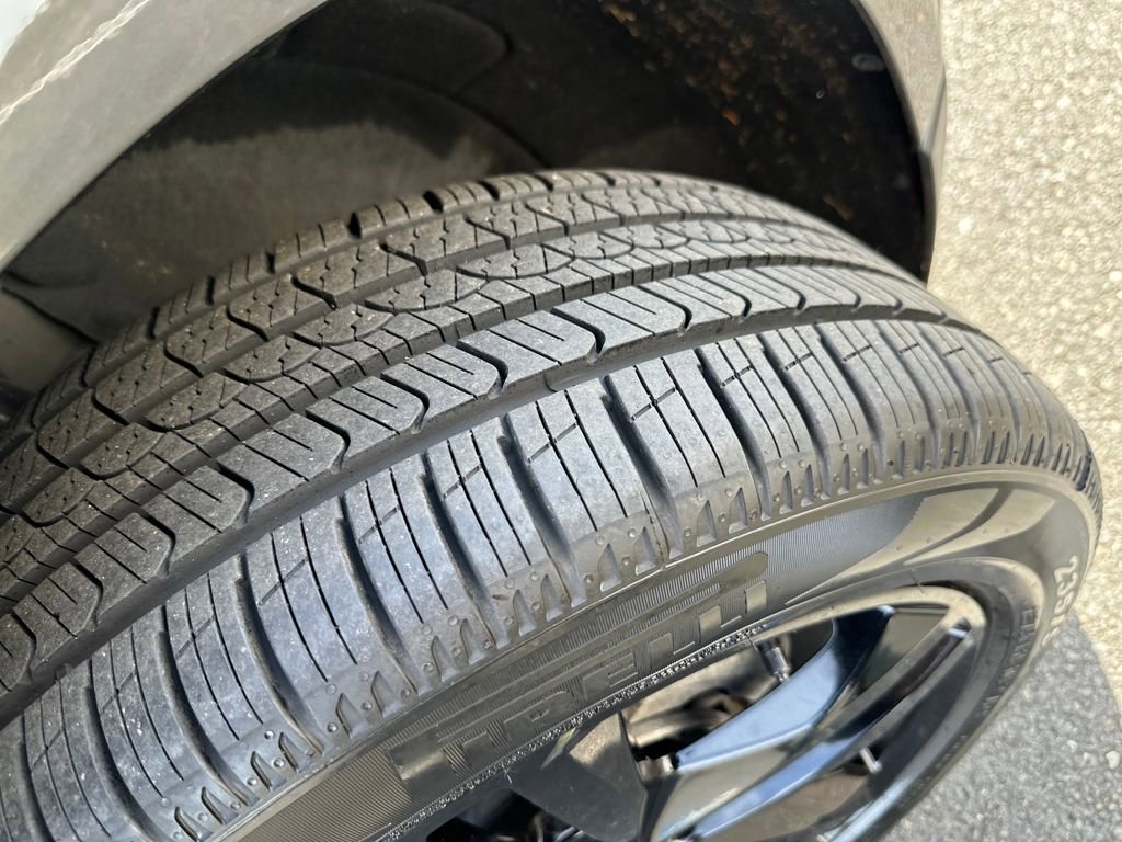 Used 2020 Chevrolet Equinox LT w/ Midnight Edition image 18