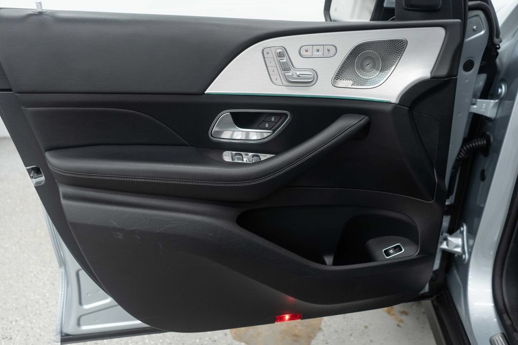 Used 2025 Mercedes-Benz GLS 450 4MATIC image 19
