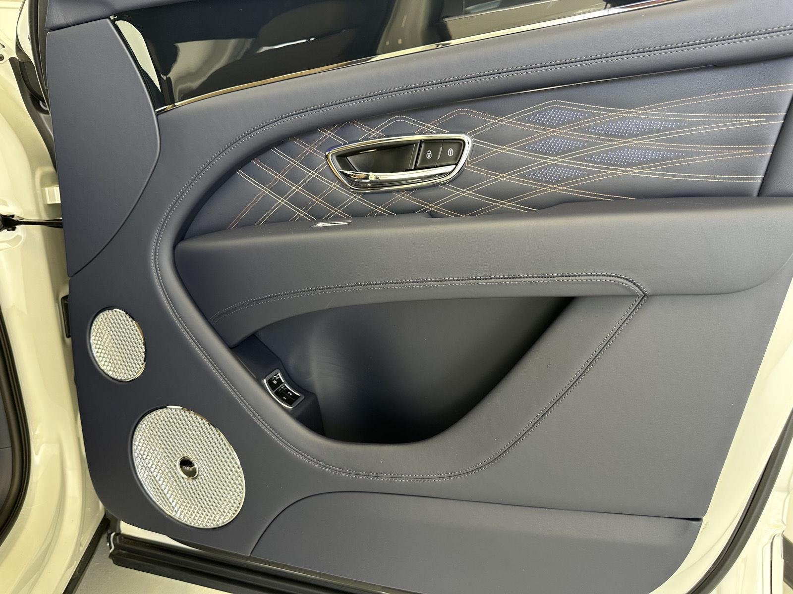 New 2026 Bentley Bentayga Extended Wheelbase AWD/4WD image 23