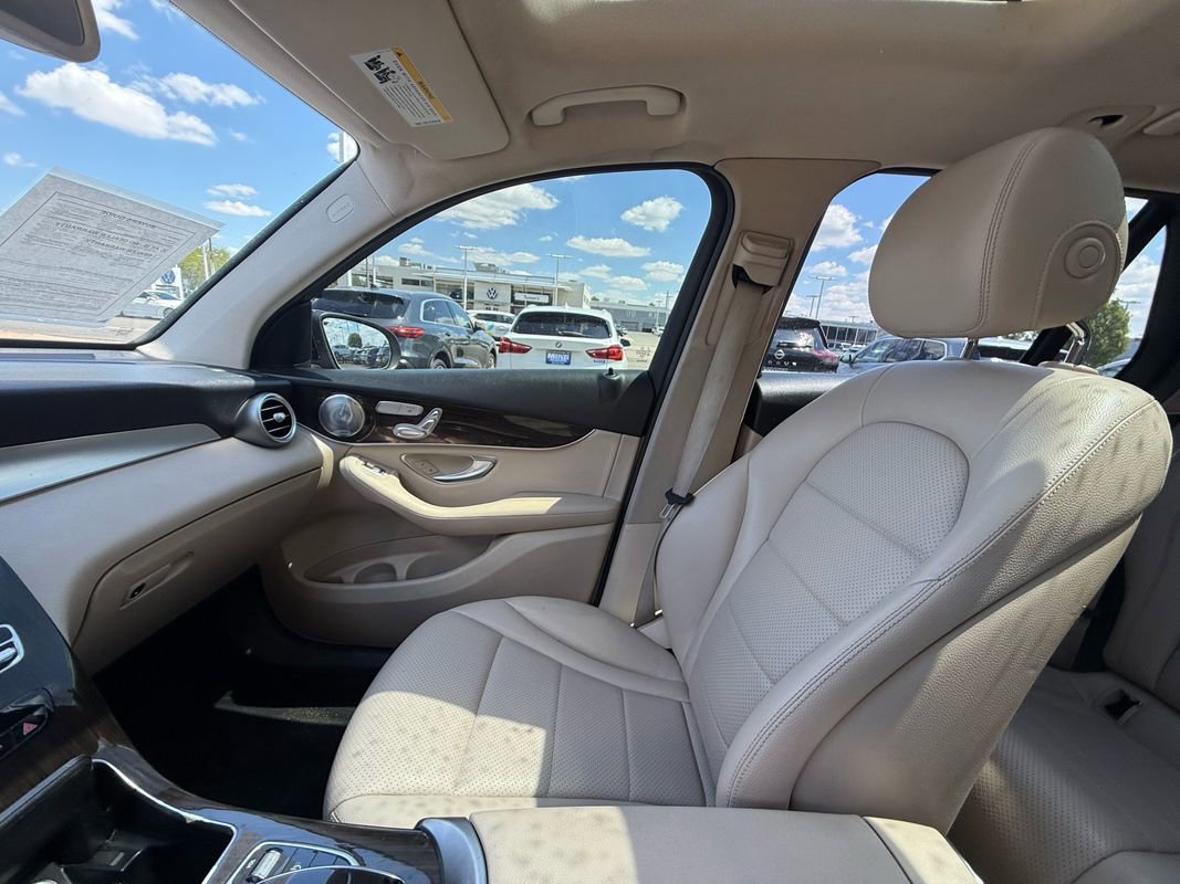 Used 2016 Mercedes-Benz GLC 300 4MATIC image 25
