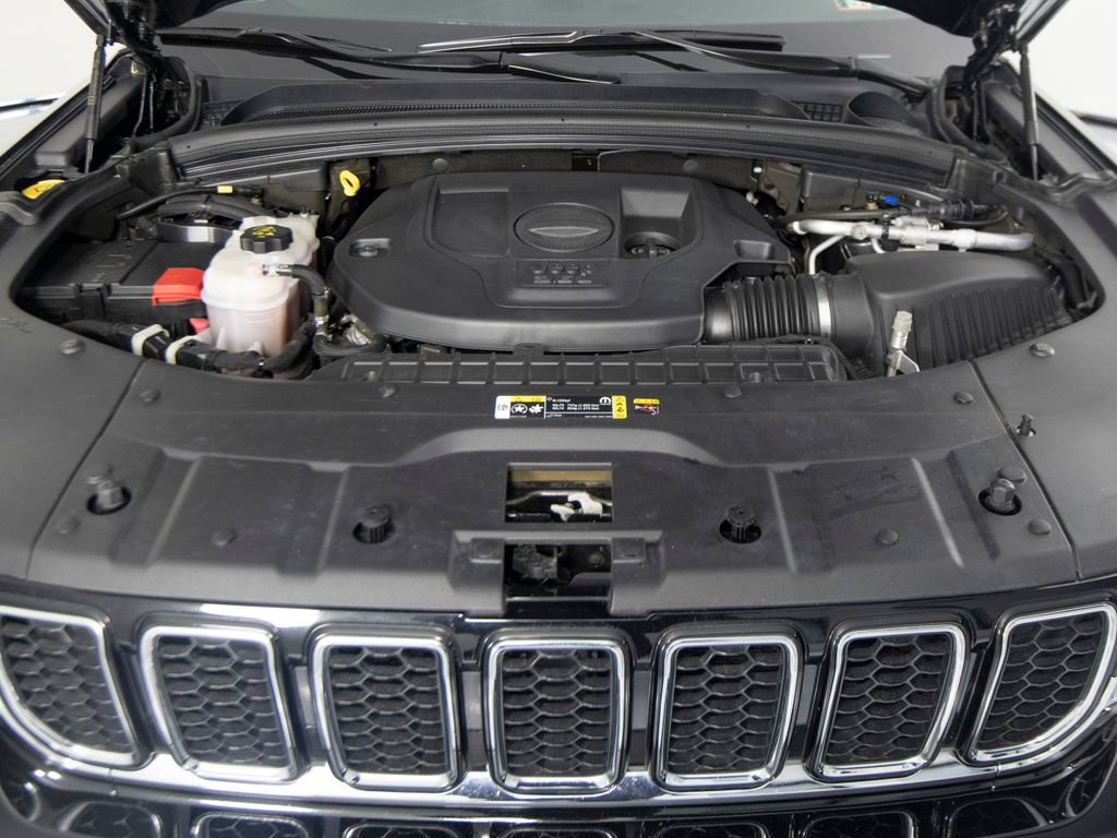 Used 2022 Jeep Grand Cherokee L Overland w/ Luxury Tech Group IV AWD/4WD image 48