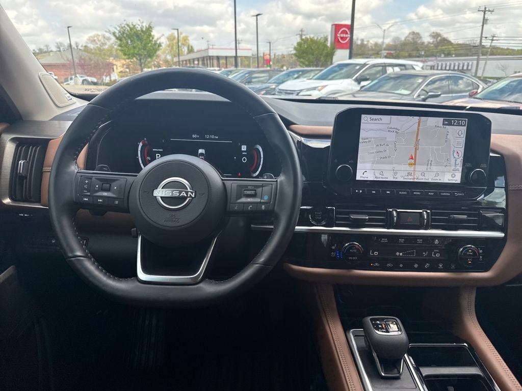 Used 2025 Nissan Pathfinder Platinum image 24