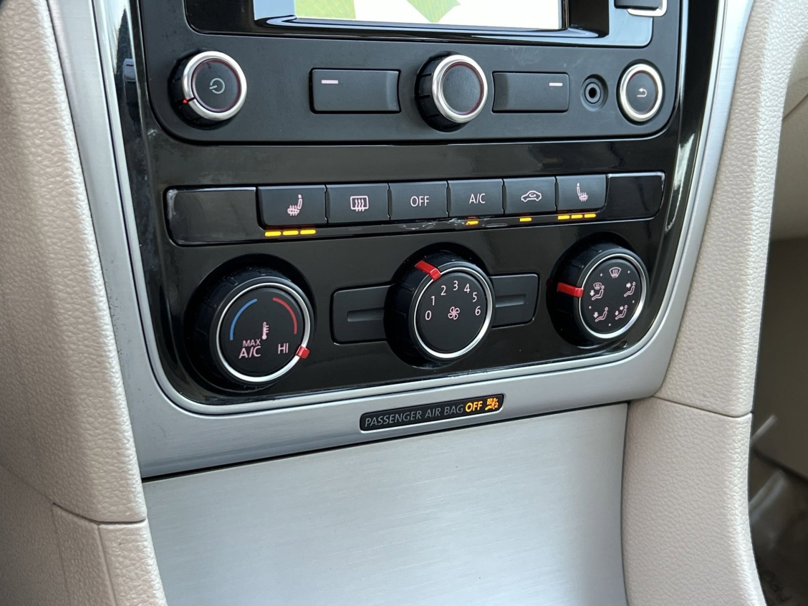 Used 2013 Volkswagen Passat 2.5 SE image 19