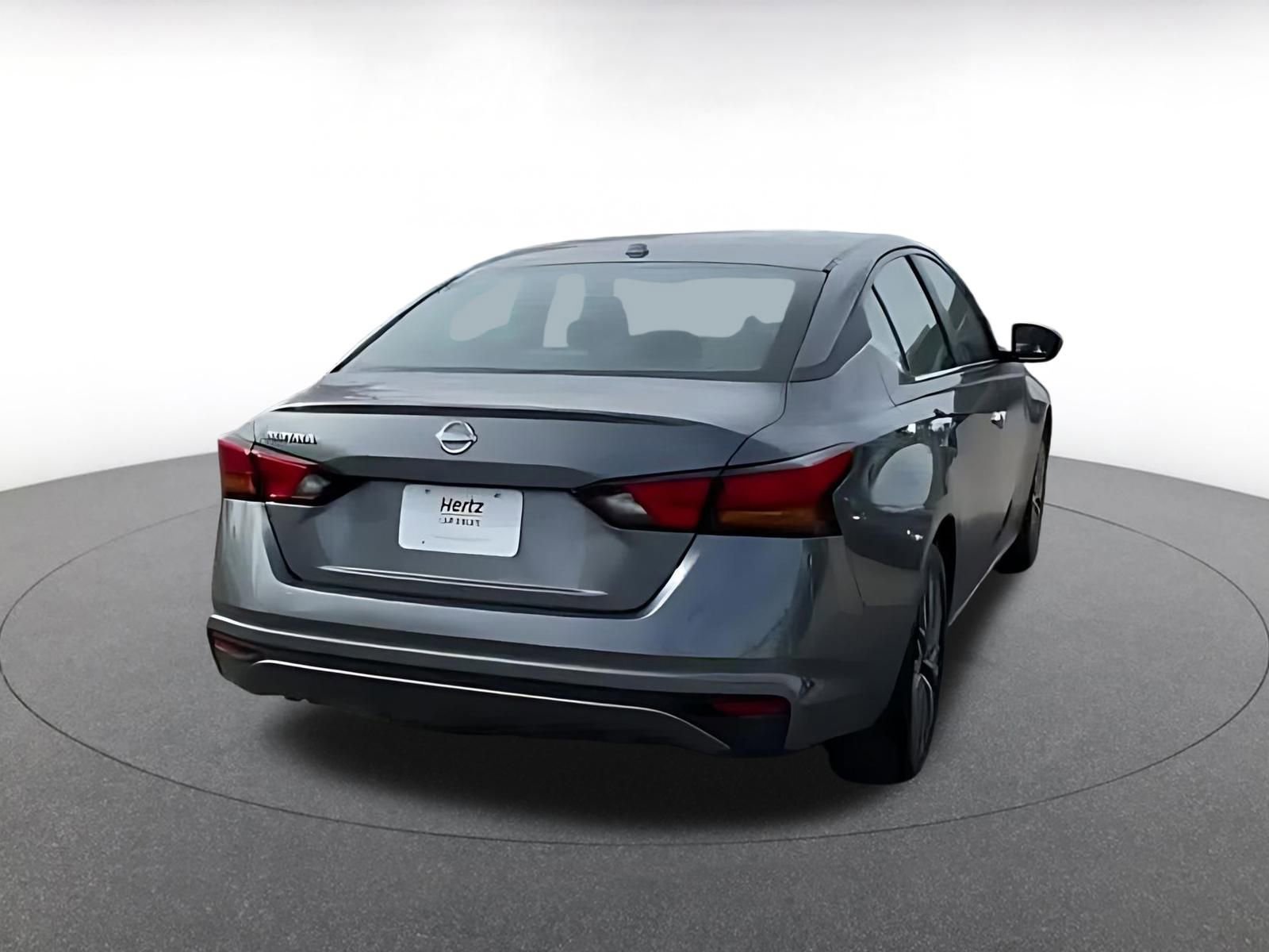 Used 2025 Nissan Altima 2.5 SV image 14